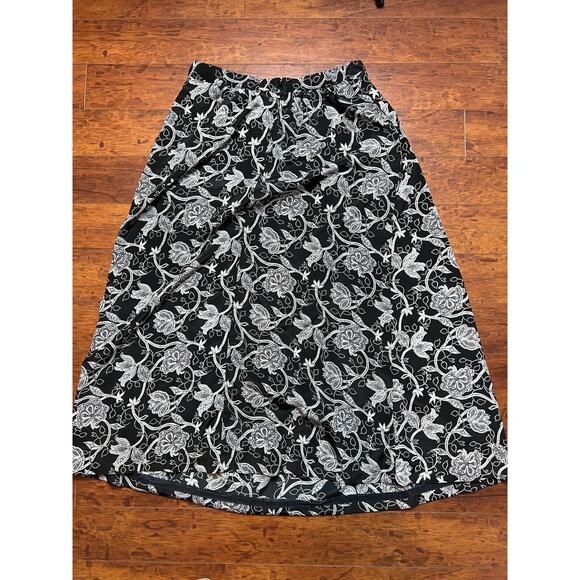 90s black white floral knee -midi length whimsy goth skirt size 6 small - Picture 7 of 7